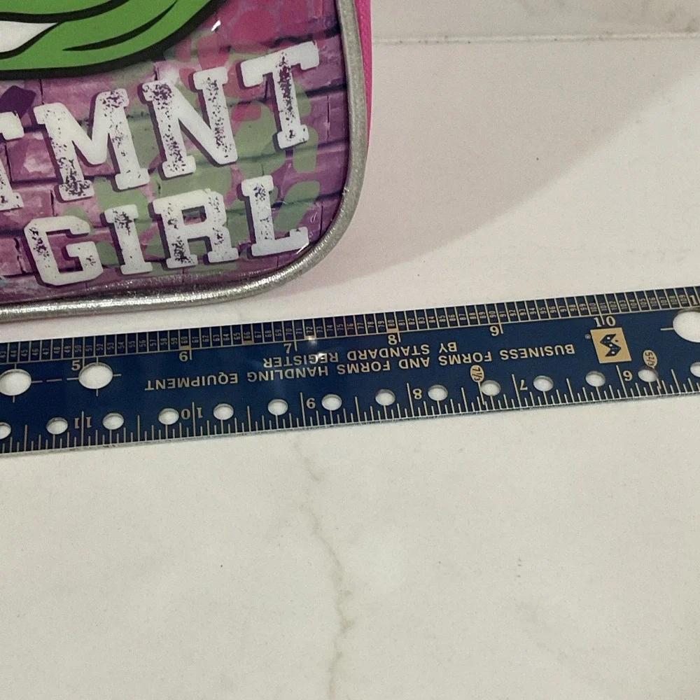 Nickelodeon measuring 10x7x3
